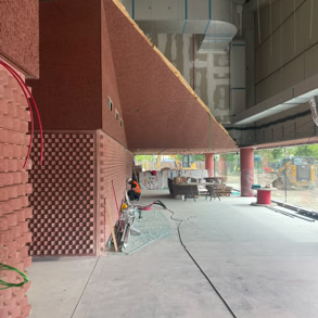 Foto di cantiere durante la costruzione del nuovo teatro di Albignasego a Padova.